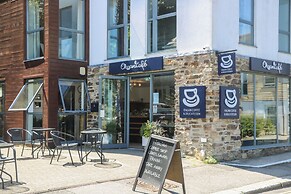 21 Passage Street