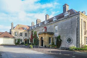 Holbrook Manor & Spa.