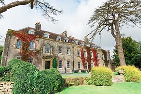 Holbrook Manor & Spa.