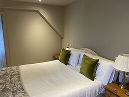 Holbrook Manor & Spa.