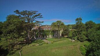 Holbrook Manor & Spa.