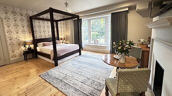 Holbrook Manor & Spa.