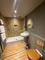 Holbrook Manor & Spa.