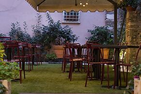 Passpartout Boutique Palace