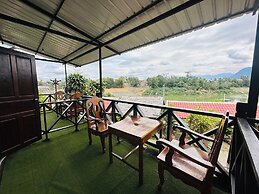 Kingkham Riverside Hotel