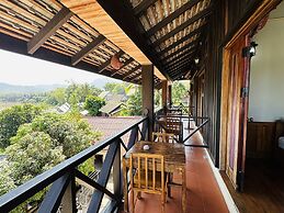 Kingkham Riverside Hotel