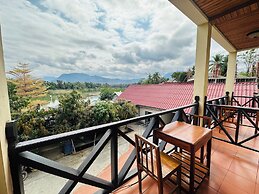 Kingkham Riverside Hotel