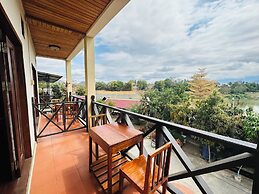 Kingkham Riverside Hotel