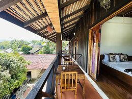 Kingkham Riverside Hotel