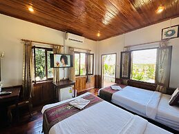 Kingkham Riverside Hotel