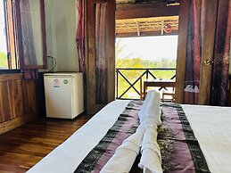 Kingkham Riverside Hotel