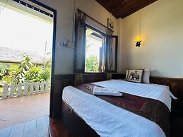 Kingkham Riverside Hotel