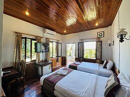 Kingkham Riverside Hotel
