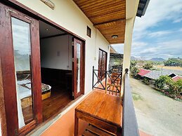 Kingkham Riverside Hotel