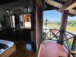 Kingkham Riverside Hotel