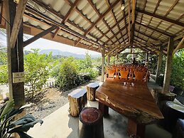 Kingkham Riverside Hotel
