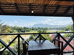 Kingkham Riverside Hotel