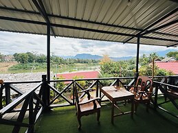 Kingkham Riverside Hotel