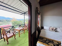 Kingkham Riverside Hotel