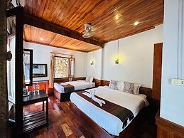 Kingkham Riverside Hotel