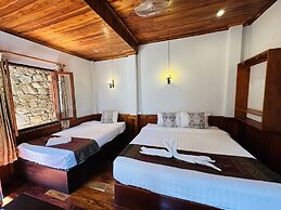Kingkham Riverside Hotel