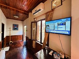 Kingkham Riverside Hotel