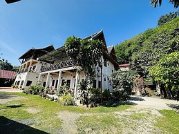 Kingkham Riverside Hotel