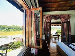 Kingkham Riverside Hotel