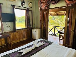 Kingkham Riverside Hotel