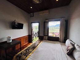 Kingkham Riverside Hotel