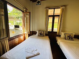 Kingkham Riverside Hotel