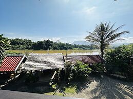 Kingkham Riverside Hotel