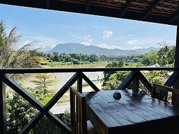 Kingkham Riverside Hotel
