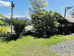 Kingkham Riverside Hotel