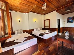 Kingkham Riverside Hotel