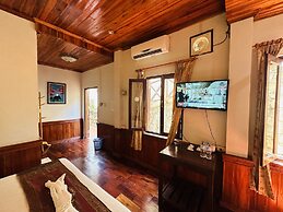 Kingkham Riverside Hotel