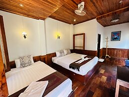 Kingkham Riverside Hotel