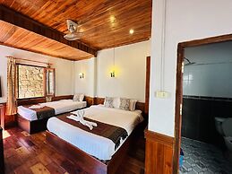Kingkham Riverside Hotel