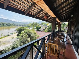Kingkham Riverside Hotel