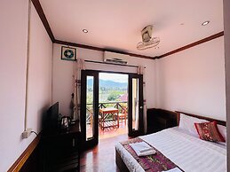 Kingkham Riverside Hotel