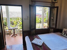 Kingkham Riverside Hotel