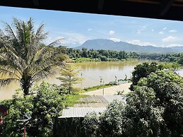 Kingkham Riverside Hotel
