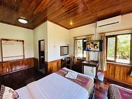 Kingkham Riverside Hotel