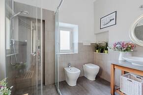Miss Penny in Lucca With 2 Bedrooms and 1 Bathrooms