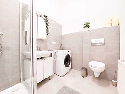 Stylish Apartments near AKH
