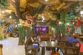 Tiger Complex Hotel