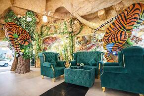 Tiger Complex Hotel