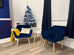 1 Bedroom - Sleeps 4 - Pets - Parking on Site