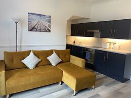 1 Bedroom - Sleeps 4 - Pets - Parking on Site