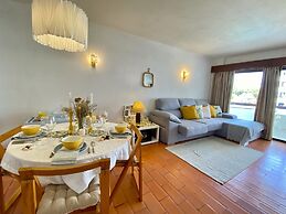 Vilamoura Charming With Pool by Homing